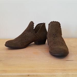 Nine West cutout booties